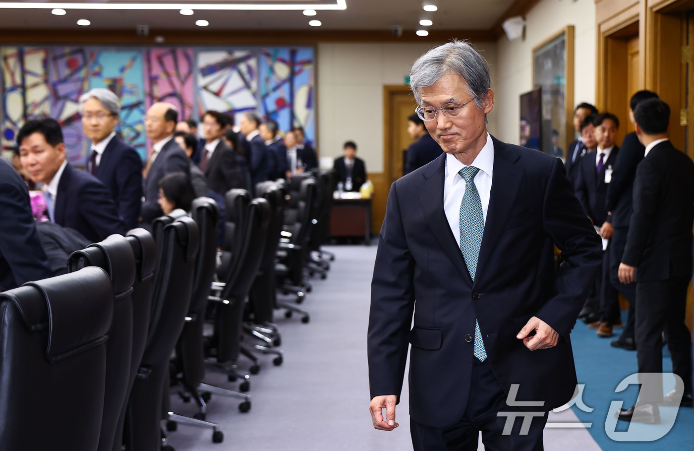 (서울=뉴스1) 장수영 기자 = 조희대 대법원장이 5일 오후 서울 서초구 대법원에서 열린 전국법원장회의에 참석하고 있다. (공동취재) 2025.12.5/뉴스1