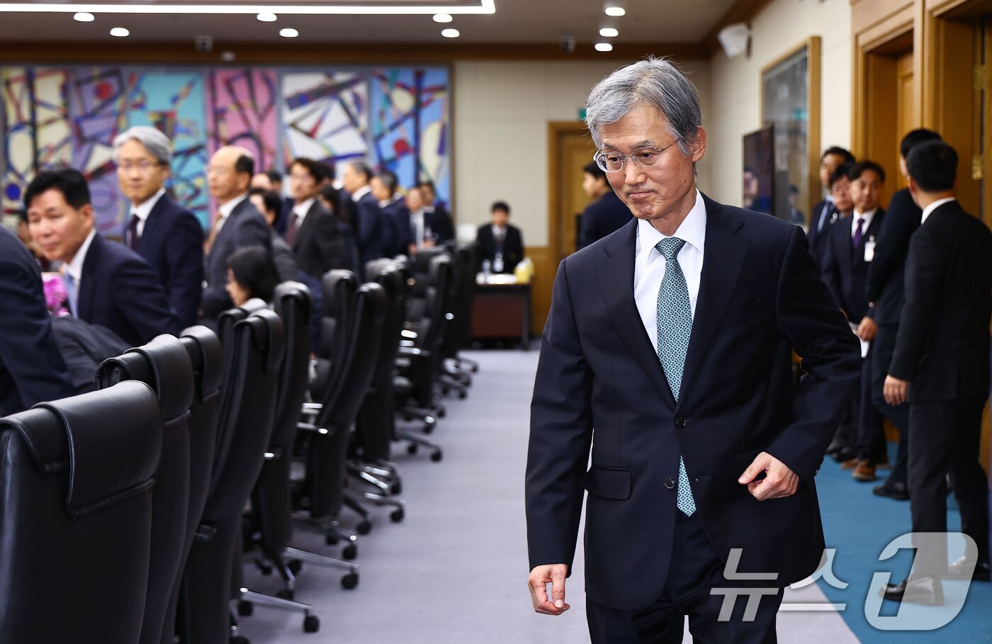 본문 이미지 - 조희대 대법원장이 5일 오후 서울 서초구 대법원에서 열린 전국법원장회의에 참석하고 있다. &#40;공동취재&#41; 2025.12.5/뉴스1 ⓒ News1 장수영 기자
