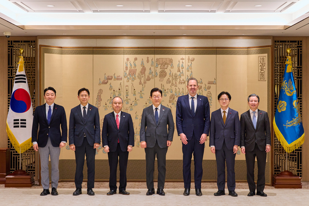 손정의 소프트뱅크그룹 회장 만난 이재명 대통령