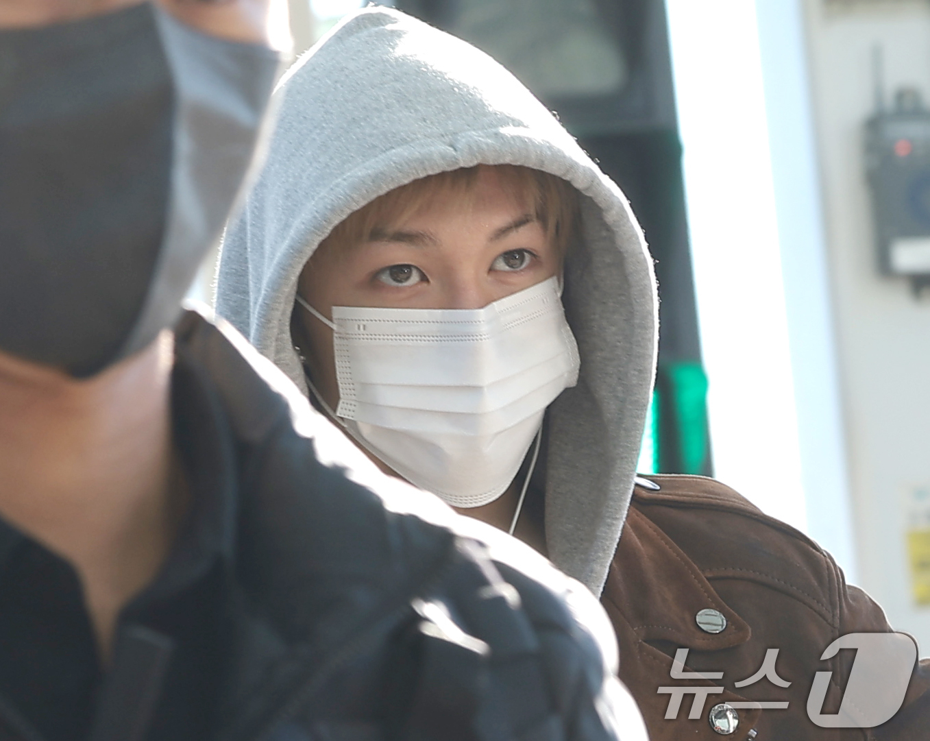 (인천공항=뉴스1) 권현진 기자 = 코르티스 마틴이 해외 일정을 위해 5일 인천국제공항을 통해 대만으로 출국하고  있다. 2025.12.5/뉴스1