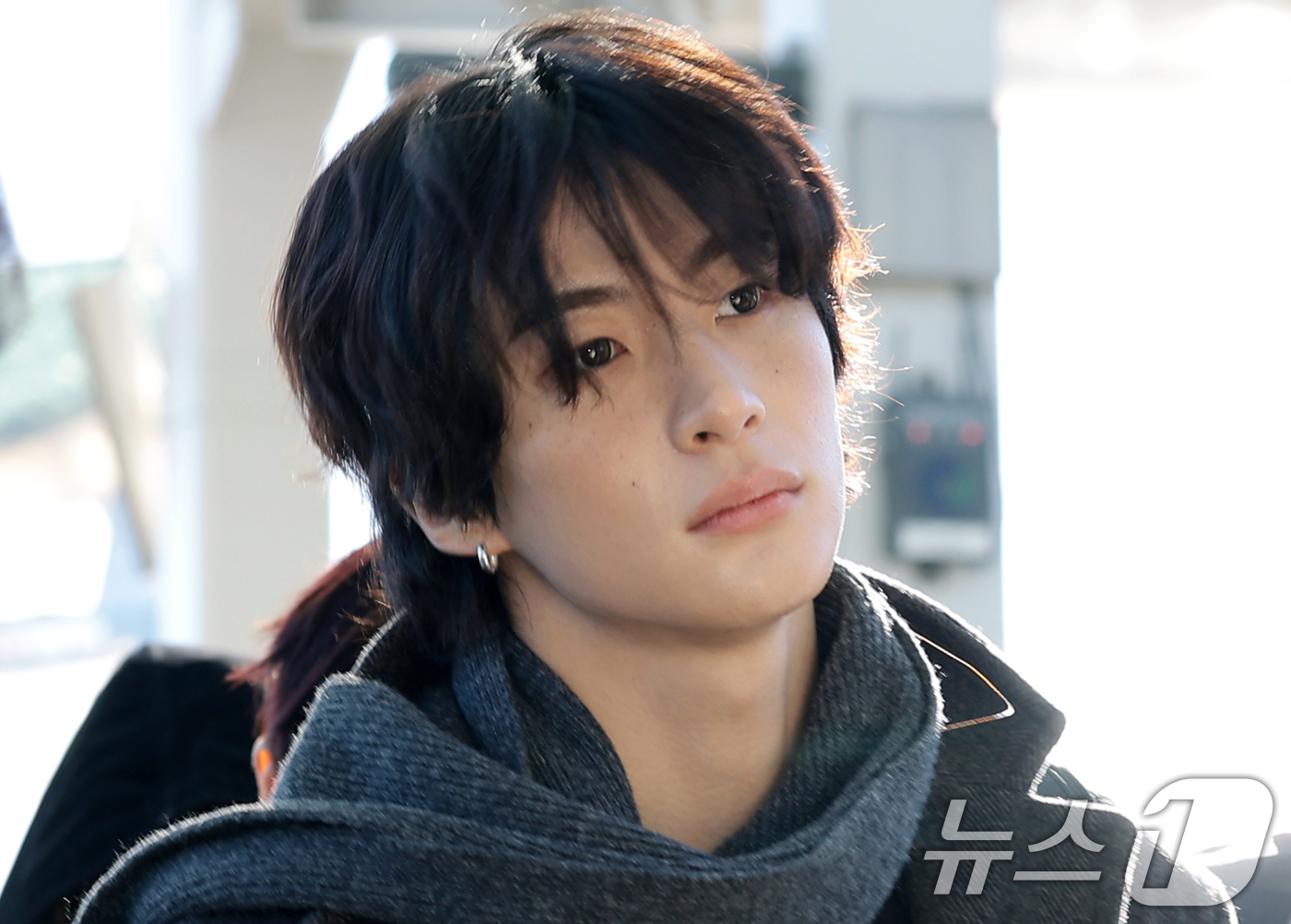 (인천공항=뉴스1) 권현진 기자 = 라이즈 앤톤이 해외 일정을 위해 5일 인천국제공항을 통해 대만으로 출국하고  있다. 2025.12.5/뉴스1