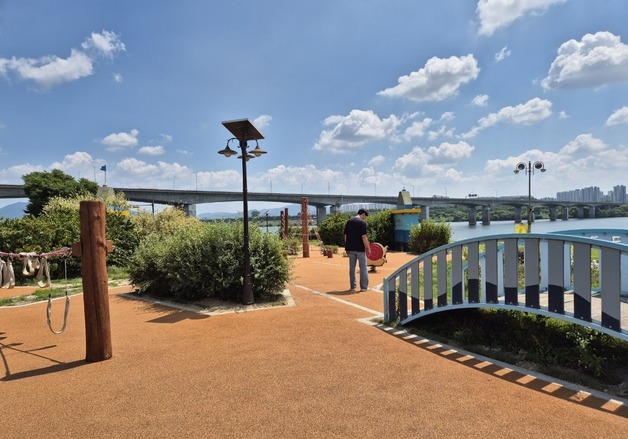 경기도, 어린이 놀이터 등 도민 생활공간 42곳에 친환경 소재 도입