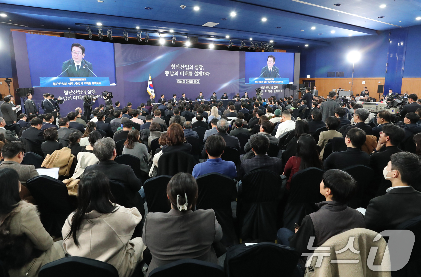 (천안=뉴스1) 대전충남사진공동취재단 = 이재명 대통령이 5일 오후 충남 천안 한국기술교육대학교에서 열린 ‘충남의 마음을 담다’ 타운홀미팅 간담회에서 발언을 하고 있다. 2025. …