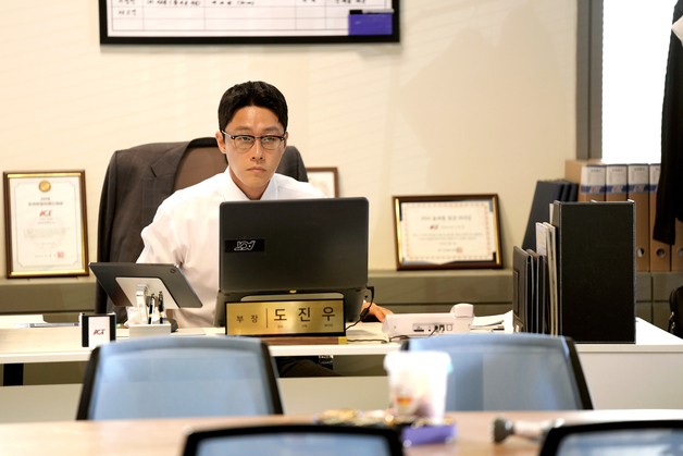 '김부장' 이신기가 본 '뱀 같은' 도부장 "이유 있는 포커페이스"[N인터뷰]②