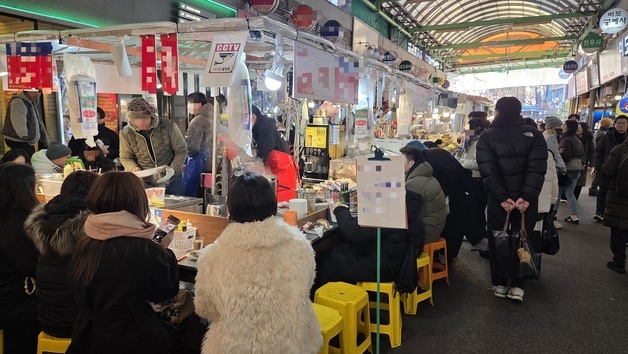 "상인이 봐도 비싸"…'바가지 논란' 광장시장, 노점 실명제 추진