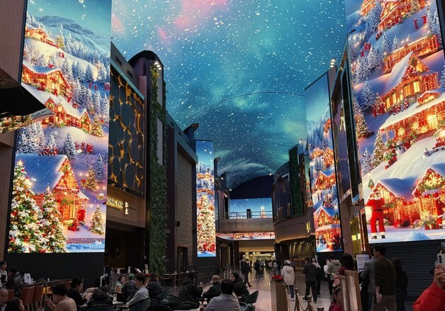 "인천에서 오로라 본다고?"…인스파이어 전체가 '크리스마스'