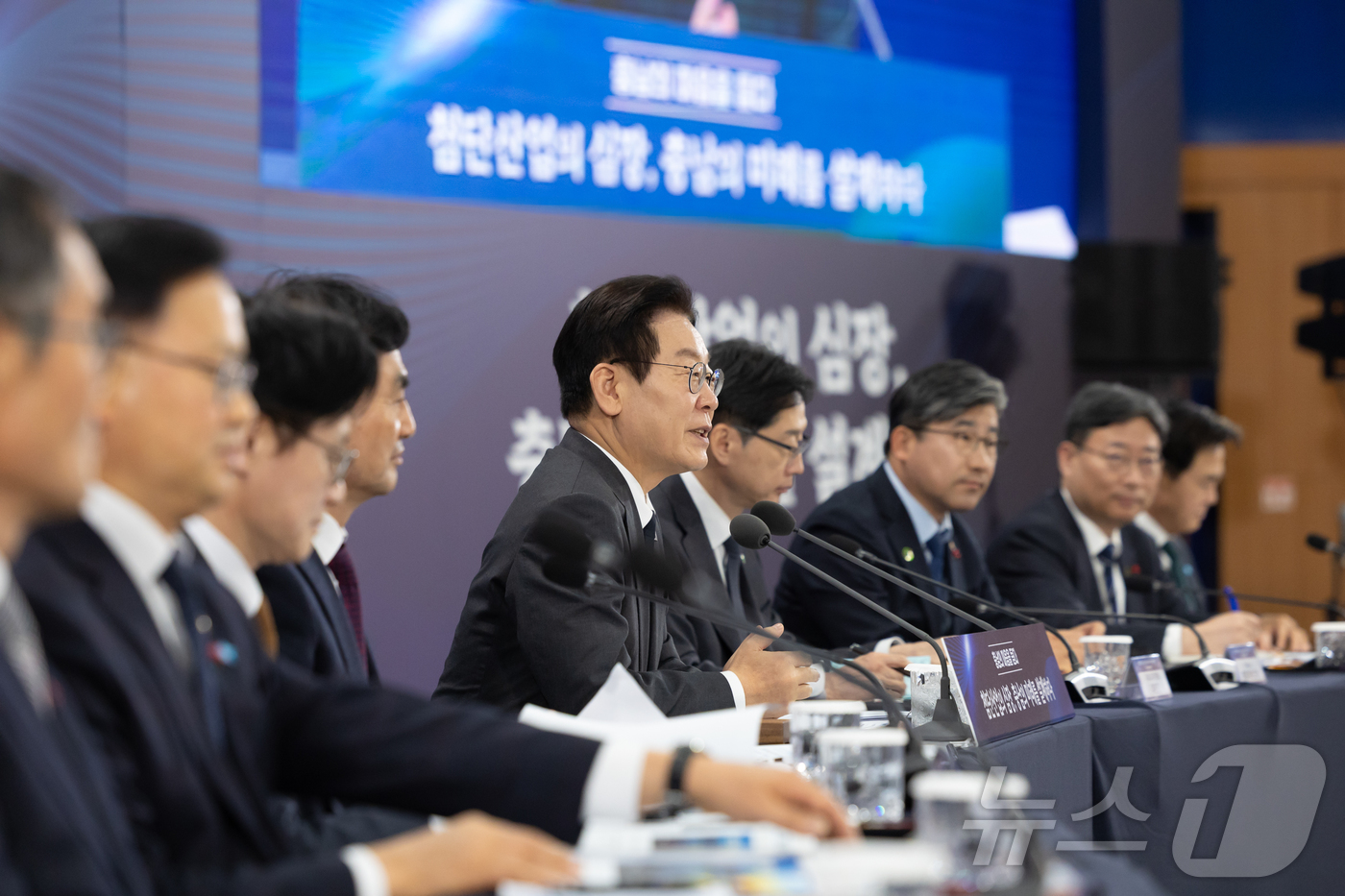 (서울=뉴스1) 이재명 기자 = 이재명 대통령이 5일 충남 천안시 한국기술교육대학교에서 열린 '충남의 마음을 듣다' 타운홀미팅에서 발언하고 있다. (대통령실 제공. 재판매 및 DB …