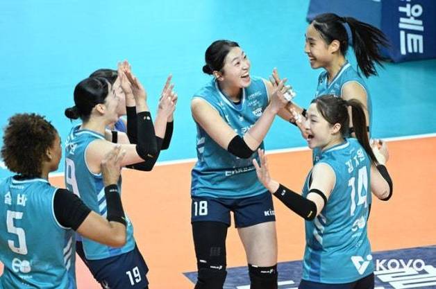 GS, 페퍼 꺾고 3위 도약…한전은 풀세트 접전 끝 OK저축 제압