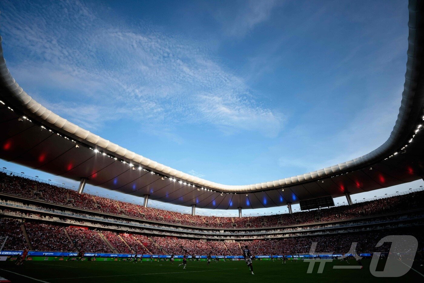 본문 이미지 - 해발 1600m에 자리한 에스타디오 아크론.  ⓒ AFP=뉴스1