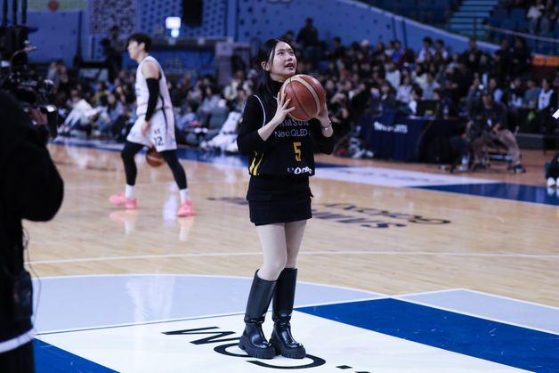 시투하는 송하예