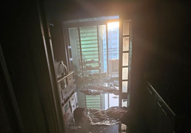 철원 아파트 불…50대 1명 사망·6명 대피(종합)