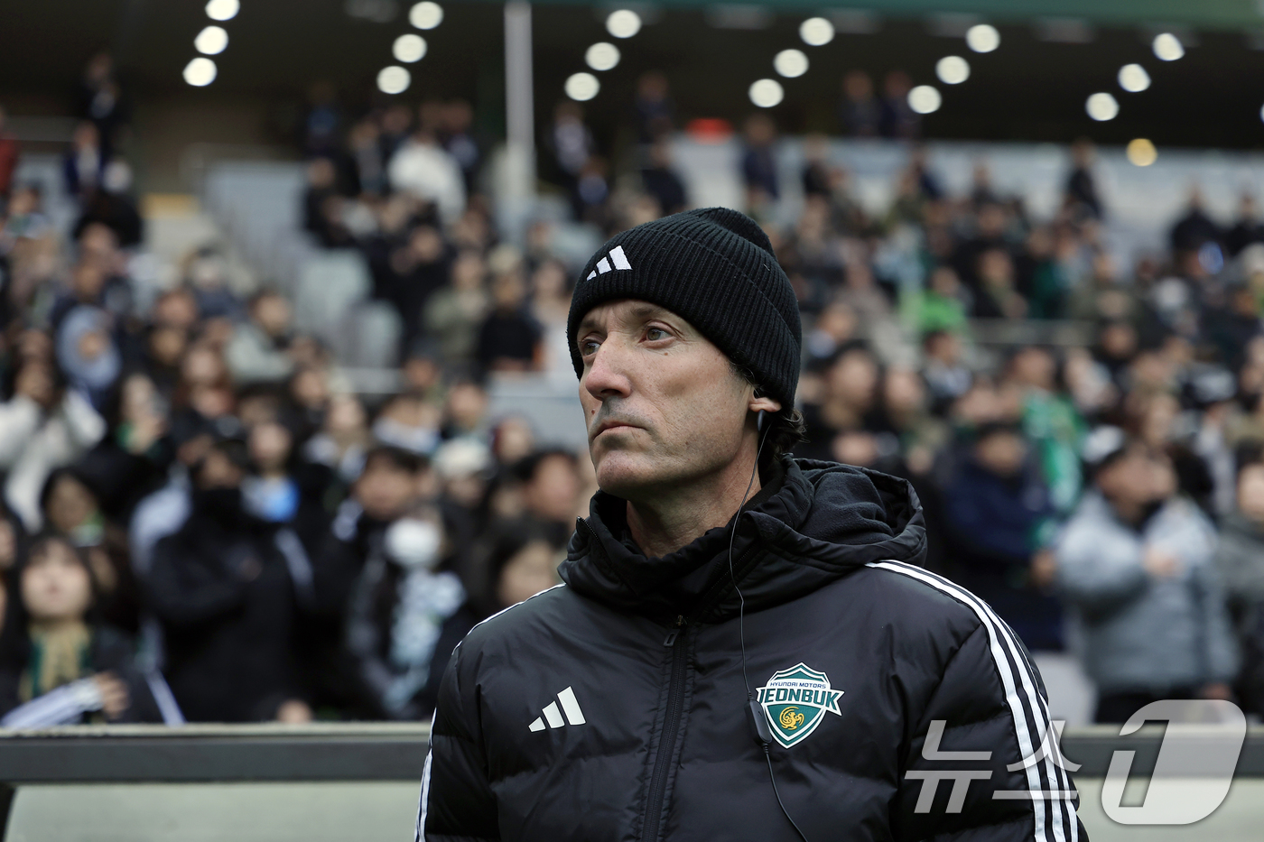 (서울=뉴스1) 박정호 기자 = 타노스 전북현대 수석코치가 6일 오후 서울 마포구 월드컵로 서울월드컵경기장에서 열린 광주FC와 전북현대의 2025 하나은행 코리아컵 결승전에서 전북 …