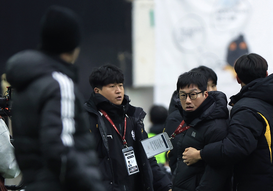 퇴장 당한 이정효 감독