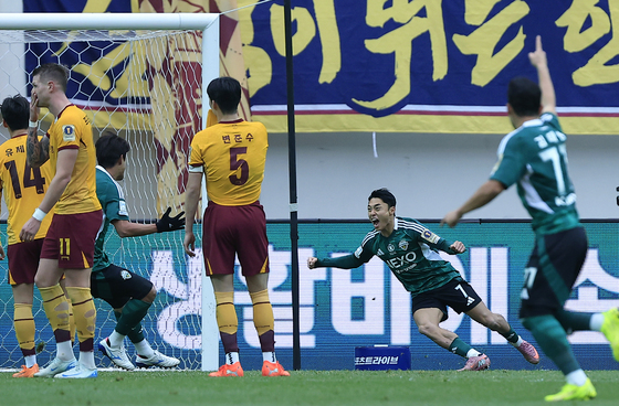[속보] 전북, 연장 접전 끝 광주 2-1 꺾고 코리아컵 정상…시즌 2관왕