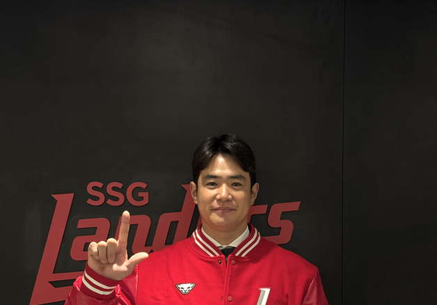 'SSG 이적' 김재환 "마음고생한 두산 팬들께 죄송…후회 없이 최선"