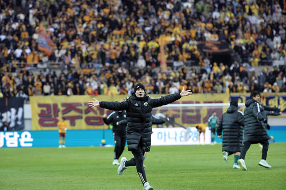 코치 사임 등 변수에도 흔들리지 않은 '포옛호' 전북, 더블로 완벽 마무리