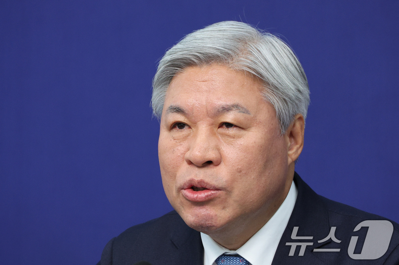 (서울=뉴스1) 신웅수 기자 = 서왕진 조국혁신당 원내대표가 7일 서울 여의도 국회에서 기자간담회를 하고 있다. 2025.12.7/뉴스1