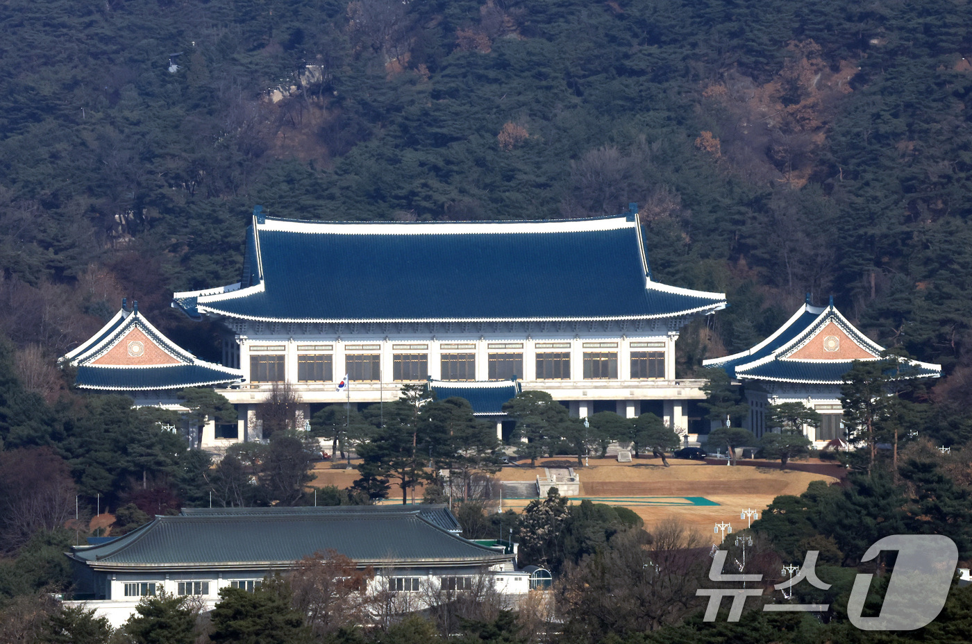 (서울=뉴스1) 임세영 기자 = 이재명 정부가 3년 7개월 만에 ‘용산 시대’를 마치고 8일부터 서울 용산 대통령 집무실을 청와대로 순차적으로 이사하며, 이전 작업은 이달 말 완료 …