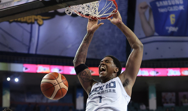 네이던 나이트의 포효