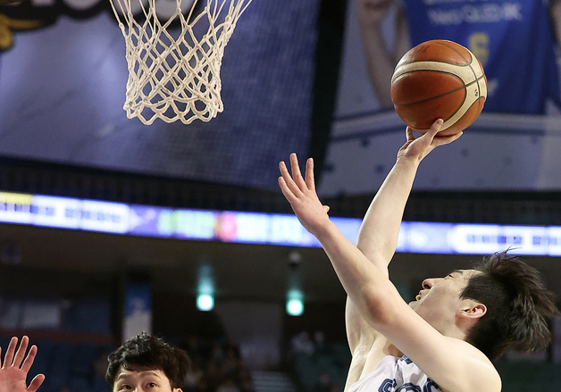 이정현, 종횡무진