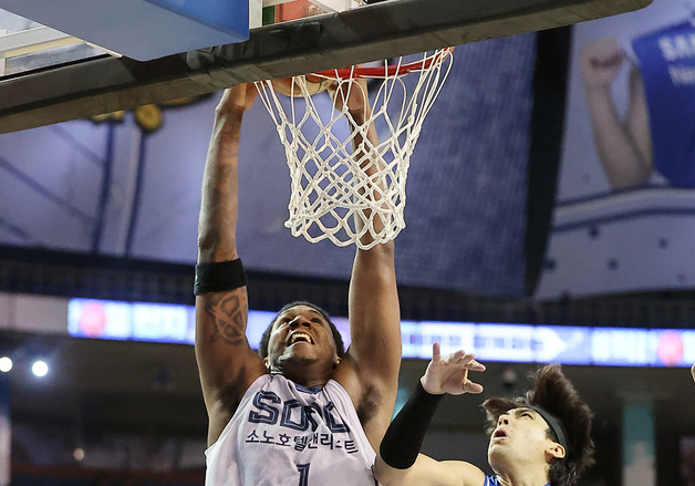 네이던 나이트, 엘리웁 덩크