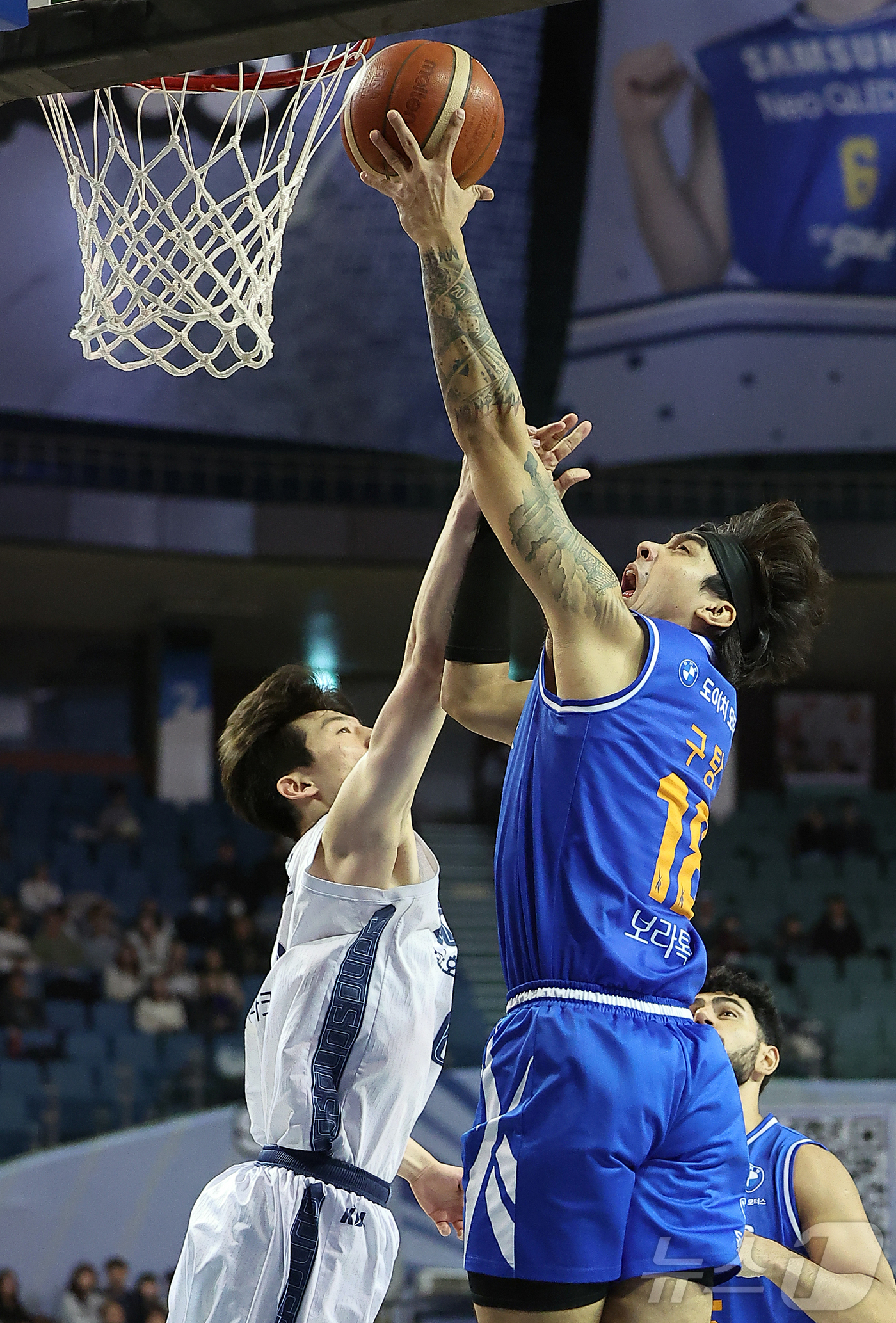 (서울=뉴스1) 김진환 기자 = 7일 오후 서울 송파구 잠실 잠실실내체육관에서 열린 2025-2026 LG전자 프로농구 정규리그 서울 삼성 썬더스와 고양 소노 스카이거너스의 경기, …