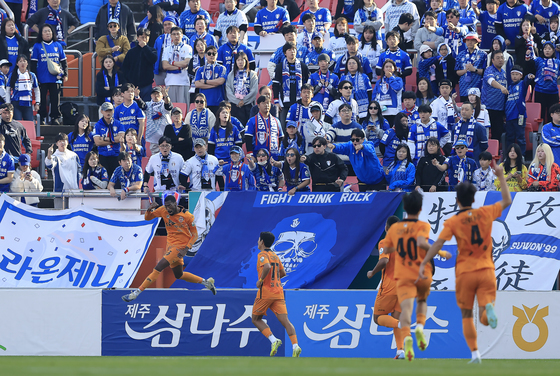 K리그1 제주, K리그2 수원삼성 꺾고 잔류 성공…합계 3-0 완승