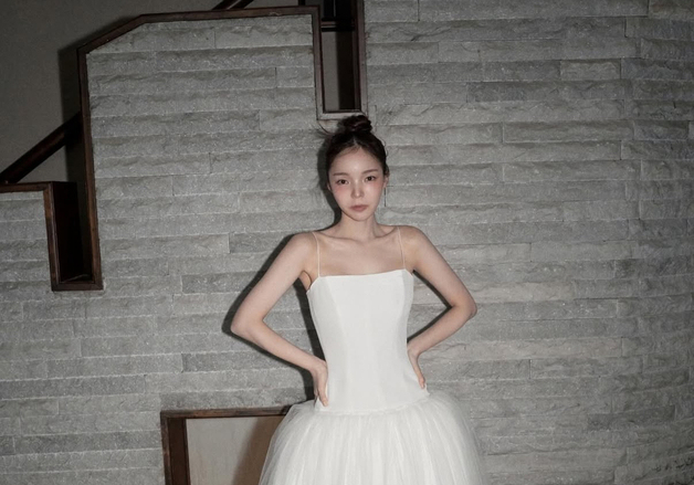 박진주, 미모 돋보이는웨딩 화보 추가 공개…"더 큰 사랑으로 보답"