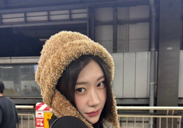극강의 귀여움…있지 채령, 털모자 쓰고 인형 같은 미모 자랑