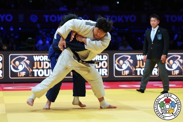 유도 유망주 '여고생' 이현지, 김하윤 꺾고 도쿄 그랜드슬램 우승