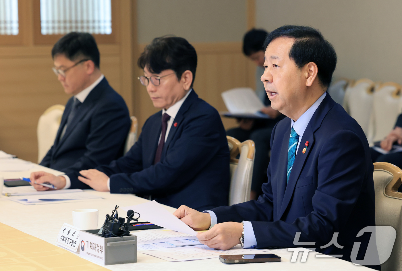 (서울=뉴스1) 임세영 기자 = 구윤철 경제부총리 겸 기획재정부 장관이 8일 오전 서울 종로구 정부서울청사에서 열린 제28차 관계부처 합동 재정집행 점검회의에서 모두발언을 하고 있 …