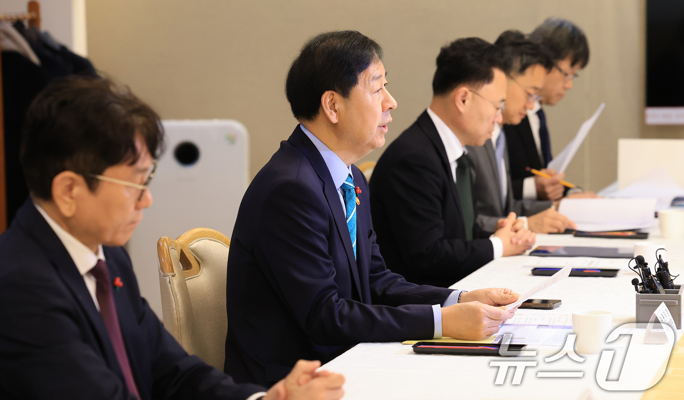 (서울=뉴스1) 임세영 기자 = 구윤철 경제부총리 겸 기획재정부 장관이 8일 오전 서울 종로구 정부서울청사에서 열린 제28차 관계부처 합동 재정집행 점검회의에서 모두발언을 하고 있 …