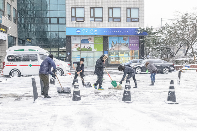 집 앞 눈 치우면 공동주택 지원 인센티브…양천구, 제설대책 확대