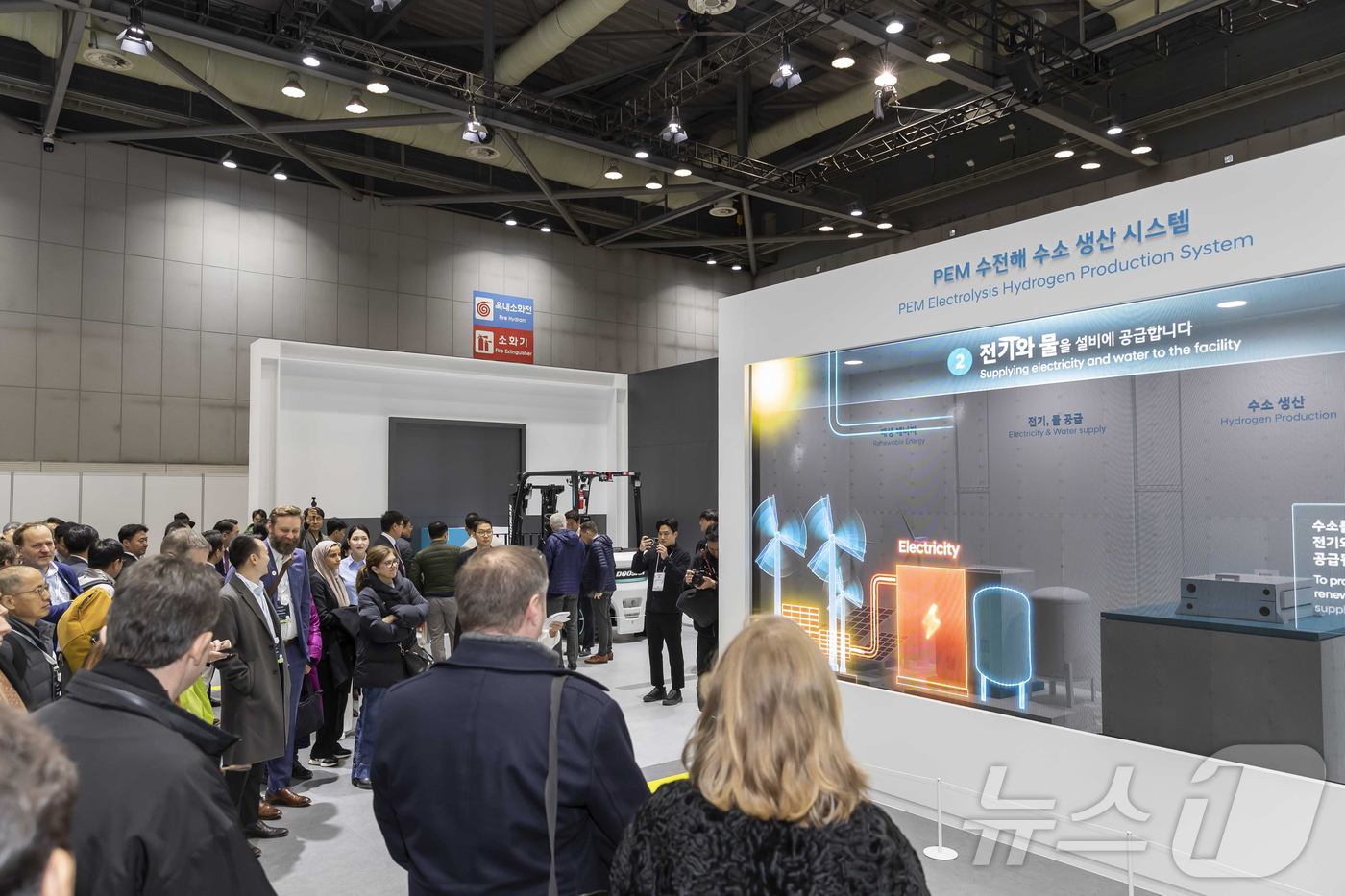 (서울=뉴스1) = 현대차그룹은 지난 4일부터 7일까지 경기도 고양시 킨텍스에서 개최된 ‘월드 하이드로젠 엑스포 2025’에 참여해 전시를 성공적으로 마무리했다고 8일 밝혔다. 사 …