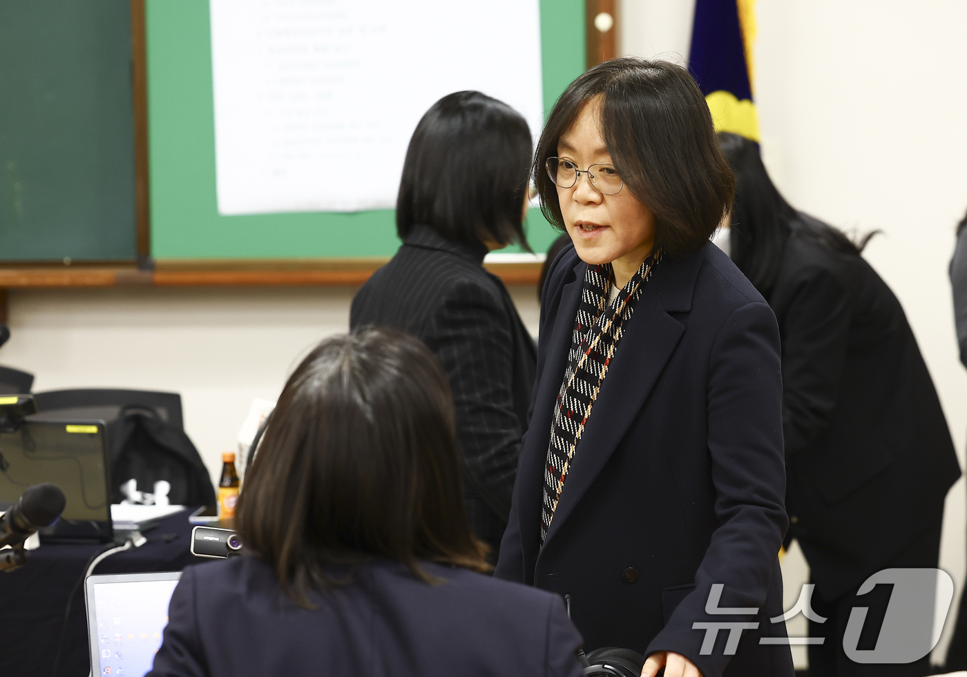 (고양=뉴스1) 오대일 기자 = 전국법관대표회의 의장인 김예영 서울남부지법 부장판사가 8일 오전 경기 고양시 사법연수원에서 열린 2025년 하반기 전국법관대표회의 정기회의에서 참석 …