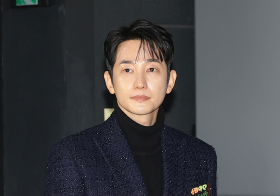 입장하는 박시후