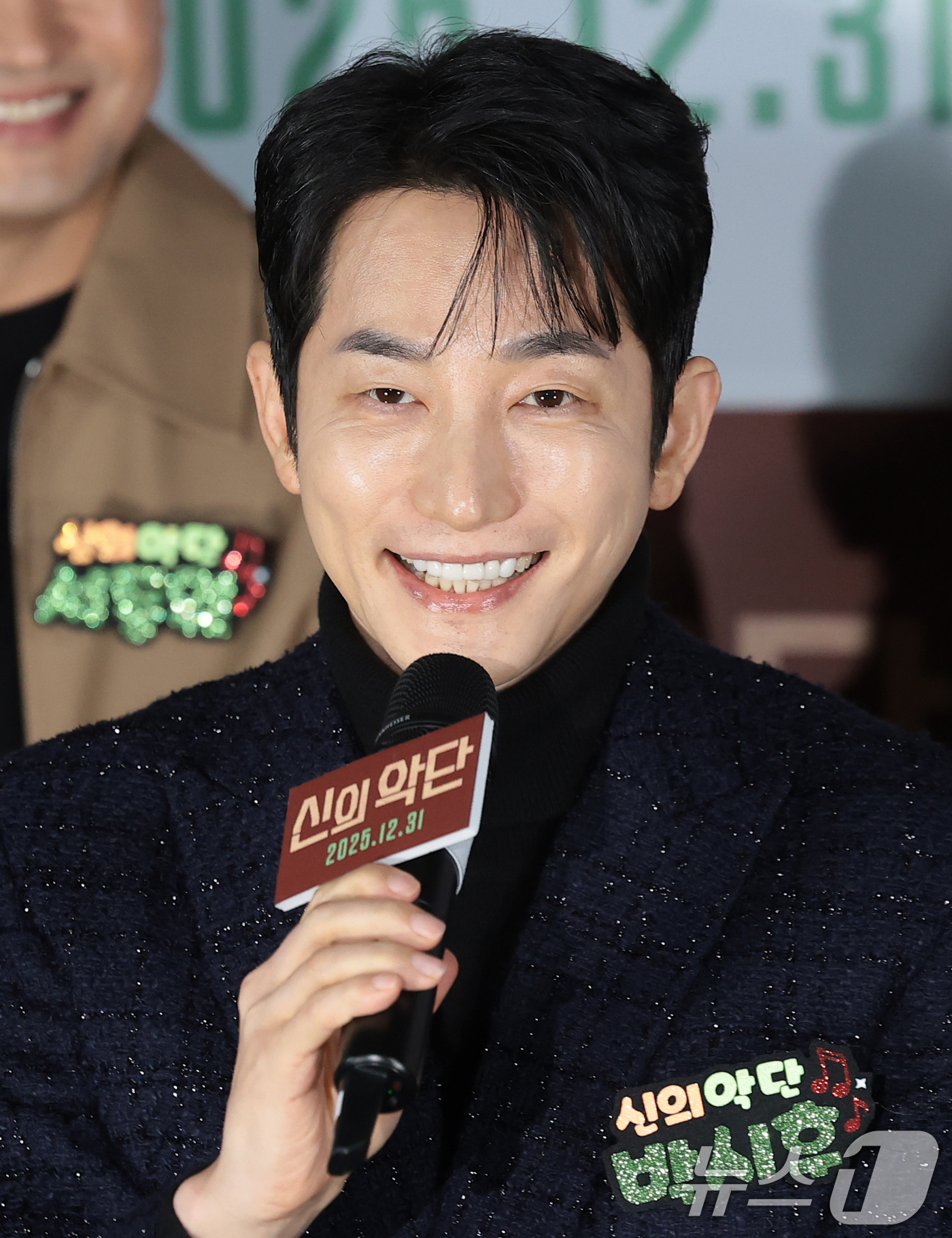 (서울=뉴스1) 권현진 기자 = 배우 박시후가 8일 오전 서울 용산구 용산아이파크몰 CGV에서 열린 영화 '신의악단'(감독 김형협) 제작보고회에 참석해 인사말을 하고 있다.'신의악 …