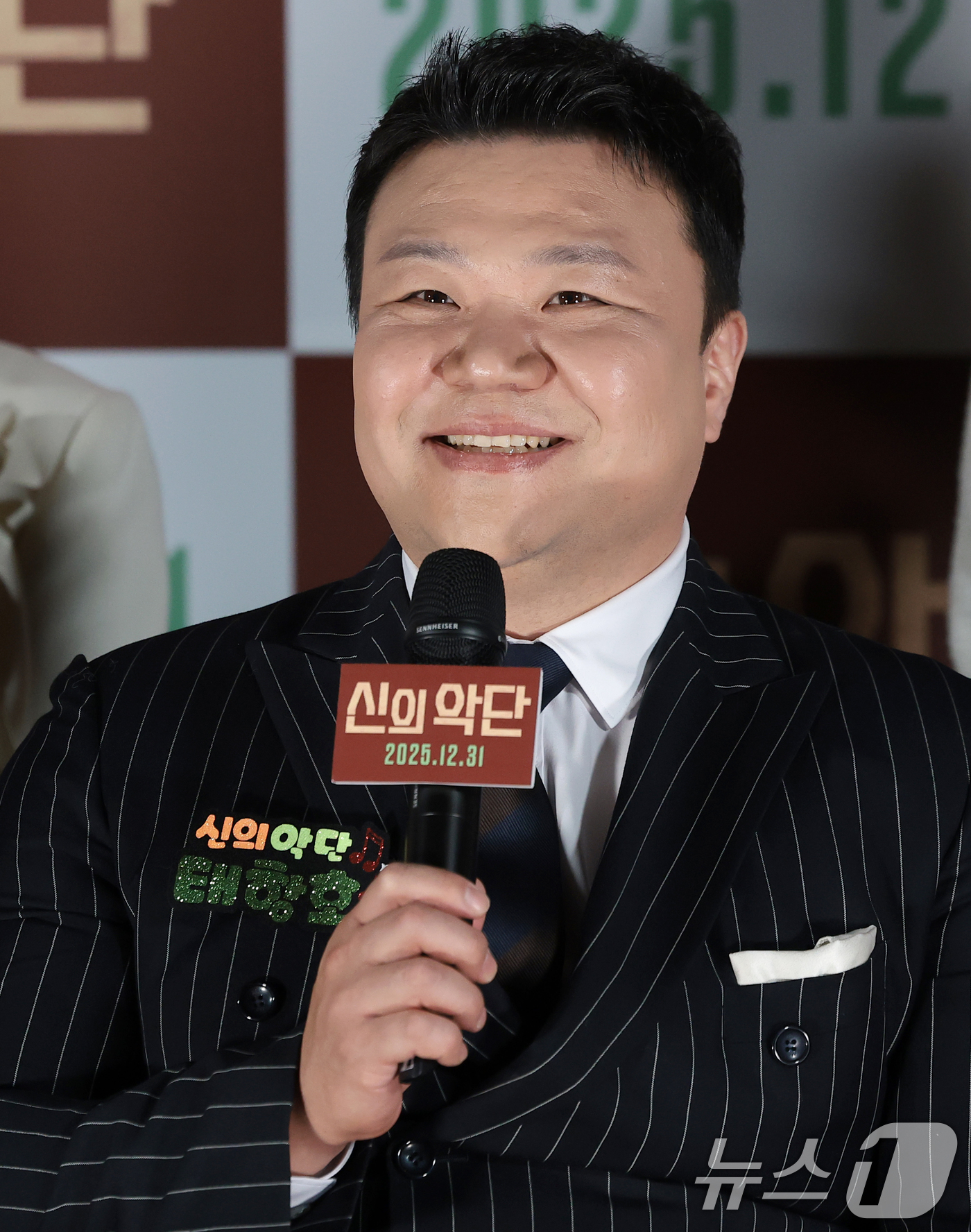 (서울=뉴스1) 권현진 기자 = 배우 태항호가 8일 오전 서울 용산구 용산아이파크몰 CGV에서 열린 영화 '신의악단'(감독 김형협) 제작보고회에 참석해 포즈를 취하고 있다.'신의악 …