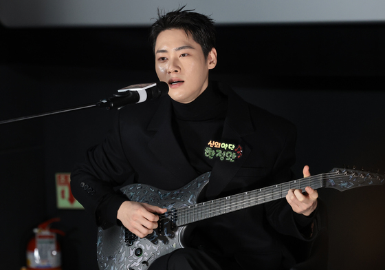 한정완, 감미로운 노래 선물