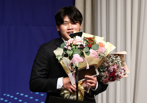 1년 전 '고깃집 알바' 롯데 박찬형…"나에게 '수고했다' 말해주고파"