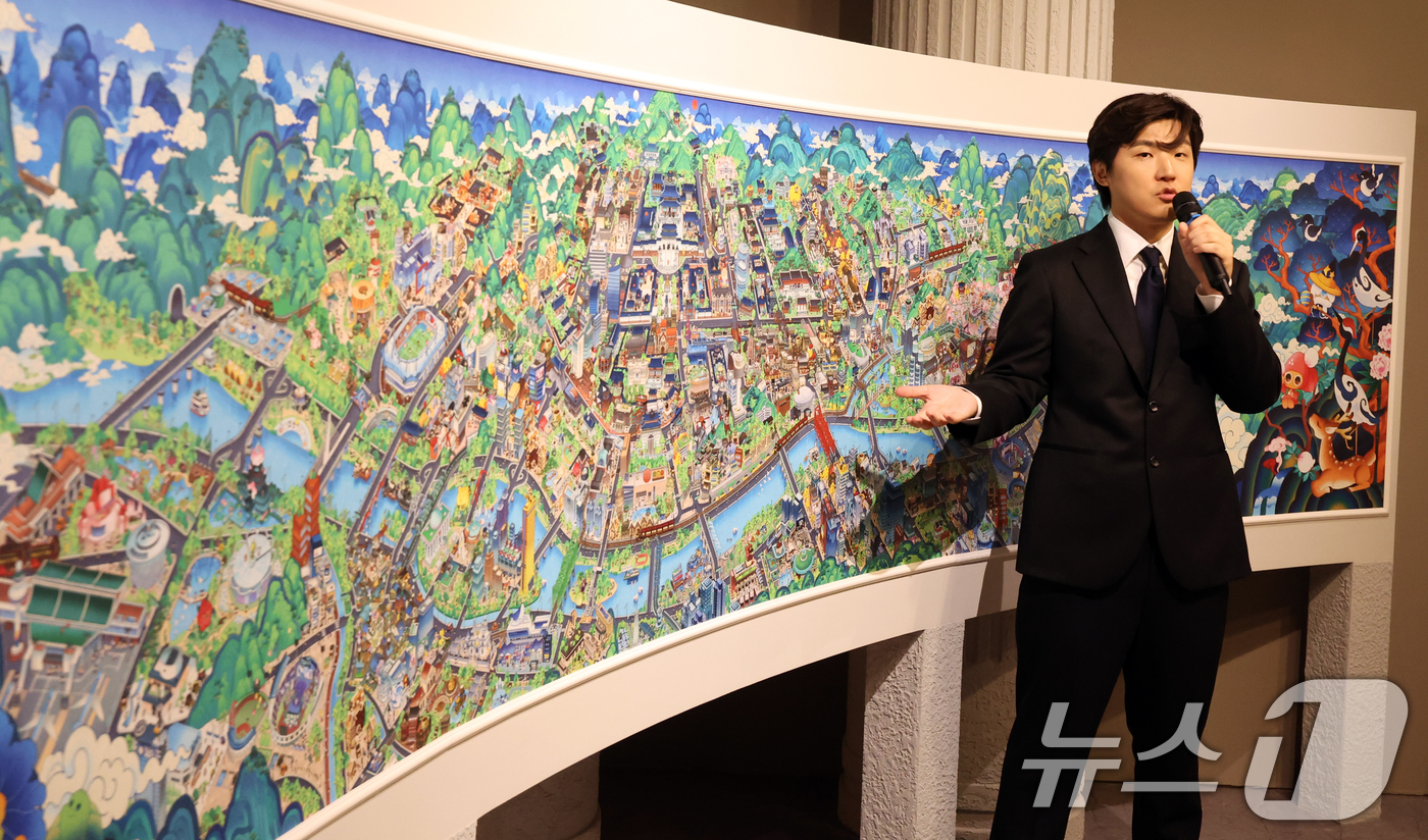 (서울=뉴스1) 김명섭 기자 = 8일 서울 중구 덕수궁 돈덕전에서 열린 국가유산청과 데브시스터즈 공동주최 제2회 국가유산의 날 기념 특별전 '쿠키런: 사라진 국가유산을 찾아서' 공 …