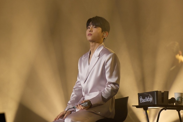 폴킴, 겨울 콘서트서 막강 존재감…"30년 더 함께 걷고파"