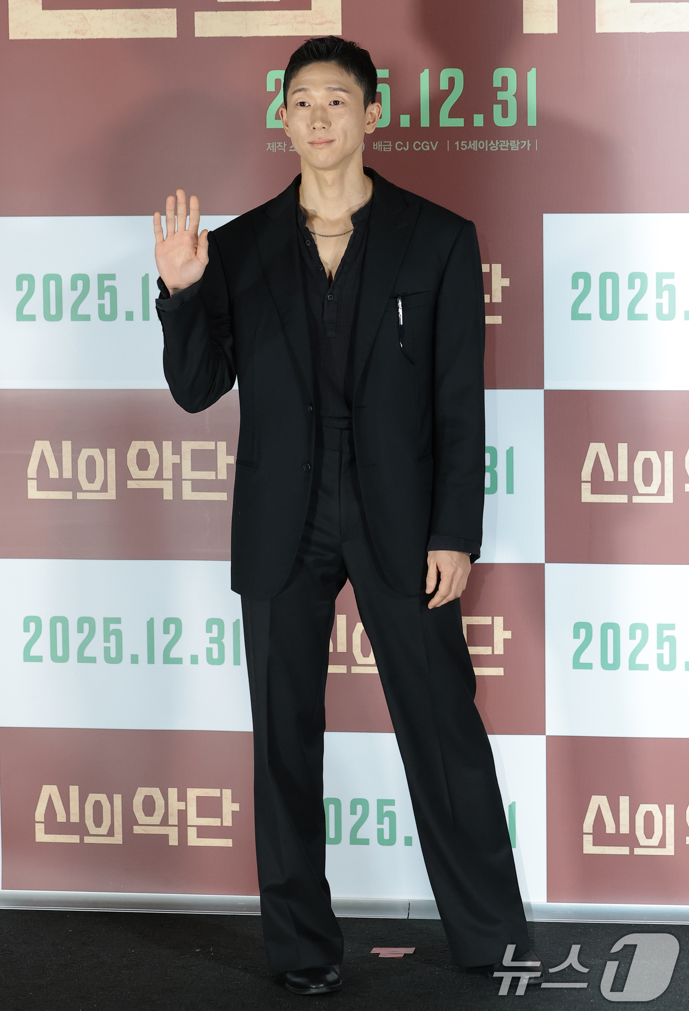 (서울=뉴스1) 권현진 기자 = 배우 남태훈이 8일 오전 서울 용산구 용산아이파크몰 CGV에서 열린 영화 '신의악단'(감독 김형협) 제작보고회에 참석해 포즈를 취하고 있다.'신의악 …