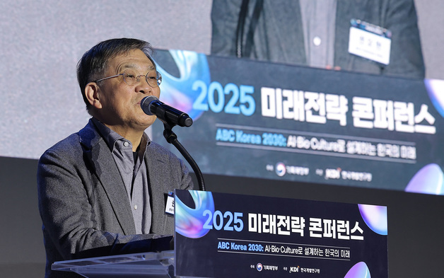 권오현 "신산업 경쟁력 확보…기술개발 단계부터 글로벌 전략 필요"