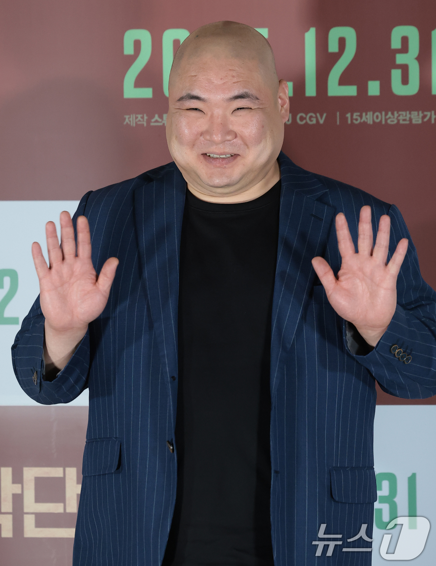 (서울=뉴스1) 권현진 기자 = 배우 장지건이 8일 오전 서울 용산구 용산아이파크몰 CGV에서 열린 영화 '신의악단'(감독 김형협) 제작보고회에 참석해 포즈를 취하고 있다.'신의악 …