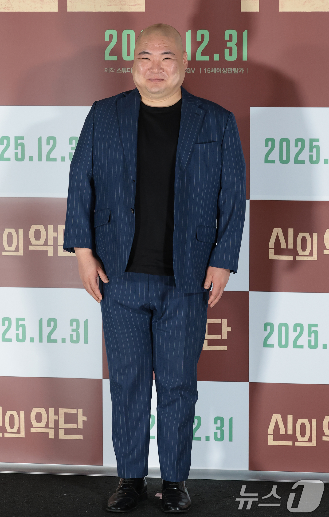 (서울=뉴스1) 권현진 기자 = 배우 장지건이 8일 오전 서울 용산구 용산아이파크몰 CGV에서 열린 영화 '신의악단'(감독 김형협) 제작보고회에 참석해 포즈를 취하고 있다.'신의악 …