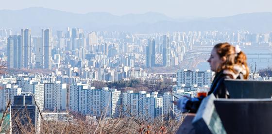 "대통령비서실 28명 중 8명 다주택자…강남3구에 15채 보유"