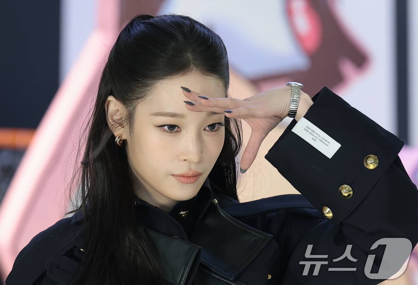 (서울=뉴스1) 권현진 기자 = 그룹 올데이 프로젝트 애니가 8일 오전 서울 성동구 에스팩토리에서 열린 첫 EP 타이틀곡 'LOOK AT ME'(룩앳미) 팝업스토어 오픈 행사에 참 …