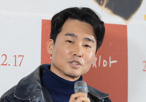 인사말 하는 배우 김무건