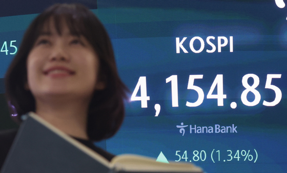 '돌아온 외인'에 코스피, 4150선 회복…한 달 만에 '11만전자'[시황종합]